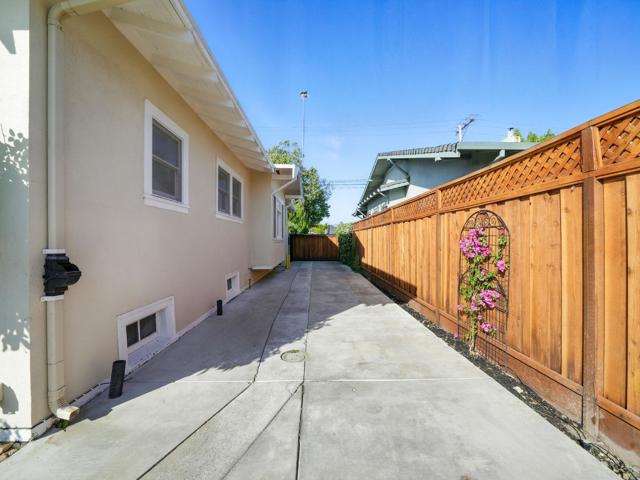 467 N 13th Street, San Jose CA: https://media.crmls.org/mediaz/d99c69b3-d159-4d0c-9319-4fbc37189214.jpg