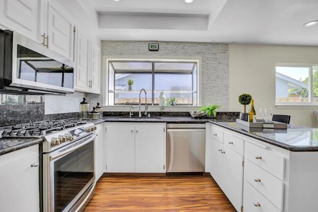 34863 Warwick Court, Fremont CA: https://media.crmls.org/mediaz/d99cce0a-7092-4c87-b12f-4e1380cb45e8.jpg