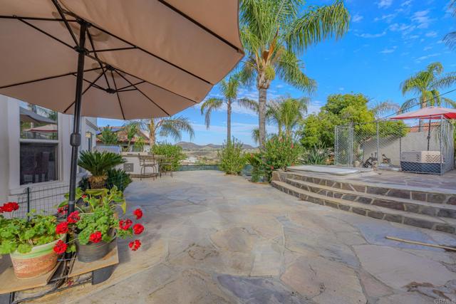 22633 Inspiration Pt, Canyon Lake CA: https://media.crmls.org/mediaz/d99dabde-17e5-404f-bd18-7726dad2a976.jpg