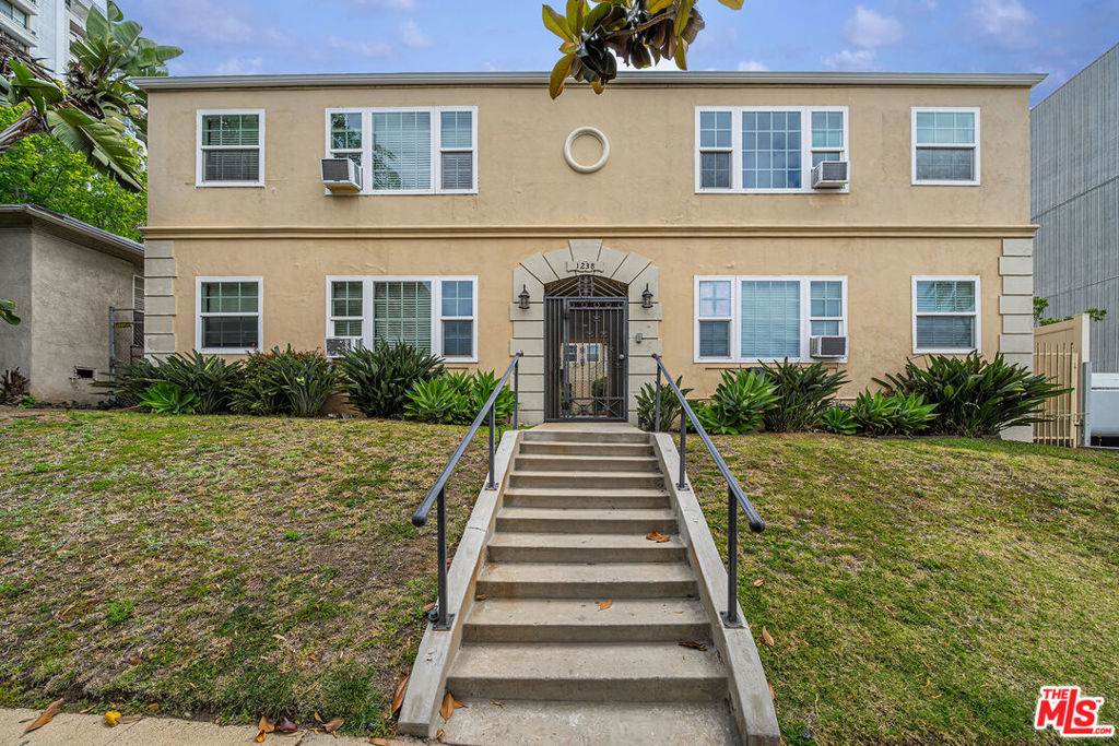 1238 S Beverly Glen Boulevard #17
