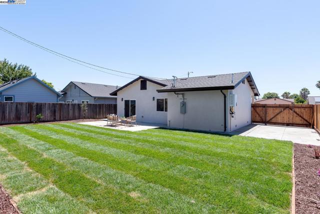 40186 Barbara St, Fremont CA: https://media.crmls.org/mediaz/d99e5c01-eea7-4d1d-9f76-be5aa32b2ae1.jpg