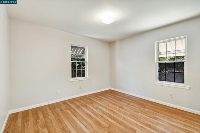 973 Paradise Blvd, Hayward CA: https://media.crmls.org/mediaz/d99ee86b-ed66-409a-8c53-e63d80399794.jpg