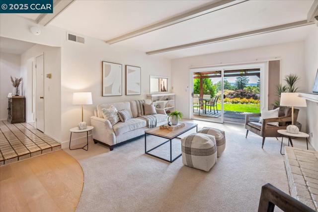 681 Rock Oak Rd, Walnut Creek CA: https://media.crmls.org/mediaz/d99f386f-6a1a-416c-90da-32d5a6dbeb2e.jpg