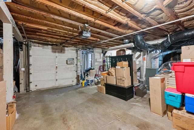 658 30Th Ave, San Francisco CA: https://media.crmls.org/mediaz/d99f7c76-15e1-48a7-b7ac-8aaa6b5961ef.jpg