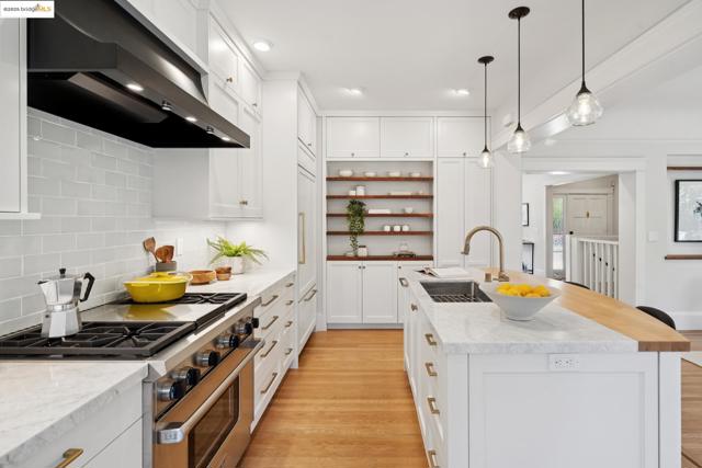 2732 Stuart St, Berkeley CA: https://media.crmls.org/mediaz/d9a0a424-c343-426c-a5ba-5c3fa3153b44.jpg