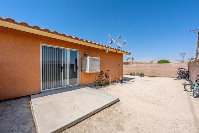 66765 Ironwood Drive, Desert Hot Springs CA: https://media.crmls.org/mediaz/d9a15233-f6ad-4e78-b675-1b859d2a616e.jpg