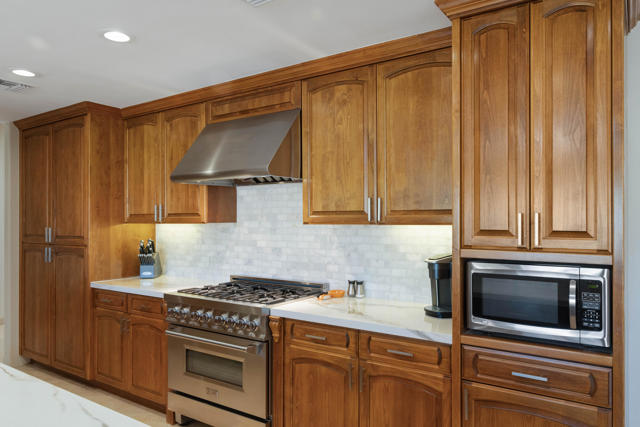 79100 Montego Bay Drive, Bermuda Dunes CA: https://media.crmls.org/mediaz/d9a15d35-68b3-41cc-bd78-917c7bd2c39c.jpg