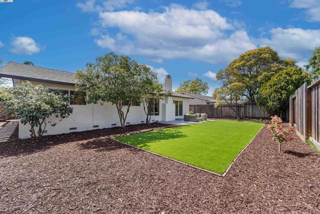 7421 Brookdale Ct, Dublin CA: https://media.crmls.org/mediaz/d9a1ef79-52e2-42dd-ae69-cbec54fb2ebd.jpg