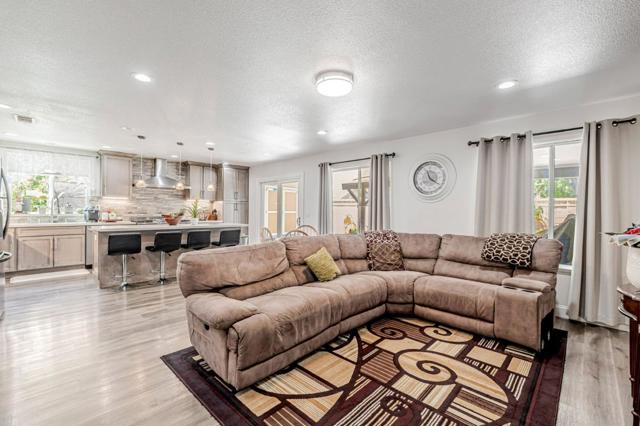 615 Heron Drive, Los Banos CA: https://media.crmls.org/mediaz/d9a203e2-0cd1-4321-a4e5-653efb1de881.jpg
