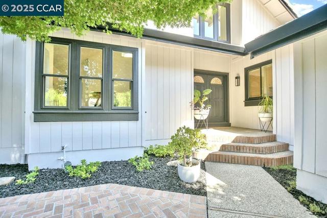 959 Redwood Dr, Danville CA: https://media.crmls.org/mediaz/d9a427d7-5268-4f0d-a359-b94b26a934e5.jpg