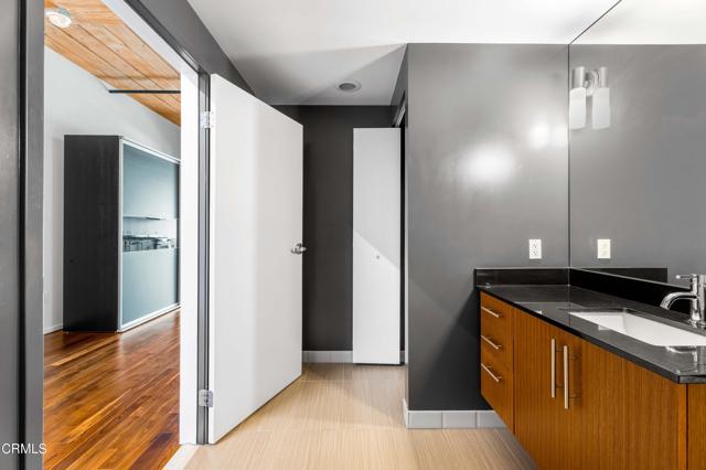 Detail Gallery Image 15 of 26 For 530 S Hewitt St #325,  Los Angeles,  CA 90013 - 1 Beds | 1 Baths