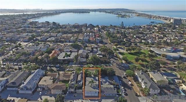 1112 1118 Thomas Avenue, San Diego CA: https://media.crmls.org/mediaz/d9a49fed-1dea-435b-a15a-a27d0035881c.jpg
