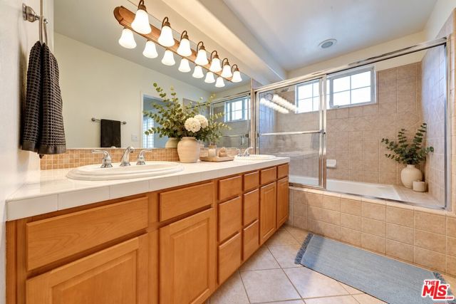 14544 Margate Street, 4 photo 9