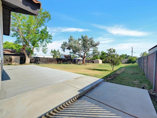 995 Bluecrest St, Corona CA: https://media.crmls.org/mediaz/d9a590f1-9592-46fc-81f2-d5e0becb7fc8.jpg