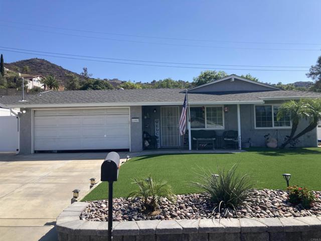 11007 Larkridge Street, Santee CA: https://media.crmls.org/mediaz/d9a5a874-dd34-43f7-b6d0-4261154131c8.jpg