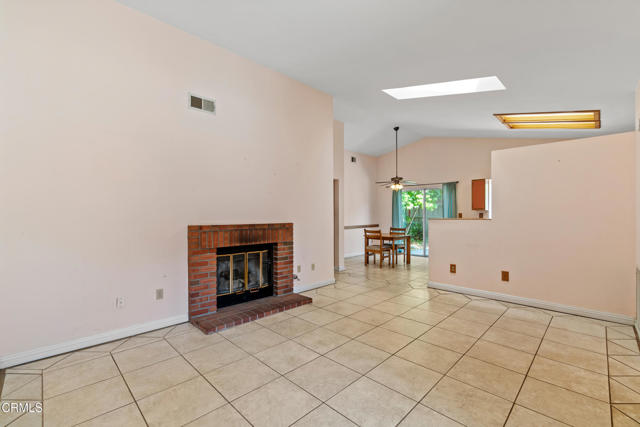 447 Ute Lane, Ventura CA: https://media.crmls.org/mediaz/d9a5b8fb-8301-4384-a1e5-f06b06691699.jpg