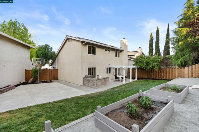 2916 Sombrero Circle, San Ramon CA: https://media.crmls.org/mediaz/d9a5b9f2-5a3f-4eb6-80a5-5ce94993b6e3.jpg