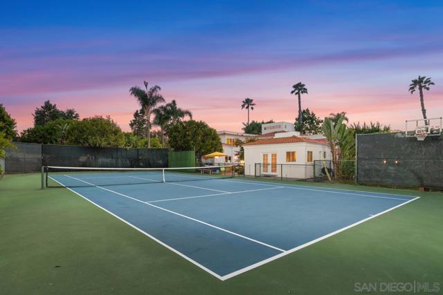 6172 Via Posada Del Norte, Rancho Santa Fe CA: https://media.crmls.org/mediaz/d9a61b5e-70a4-49a4-83b3-d0248b58fd9a.jpg