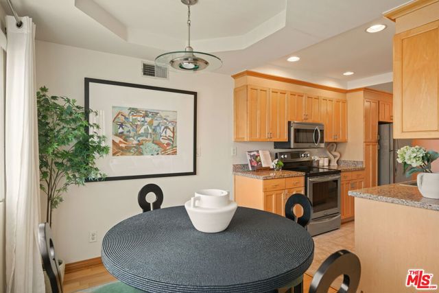 1230 Horn Avenue, 201 photo 6