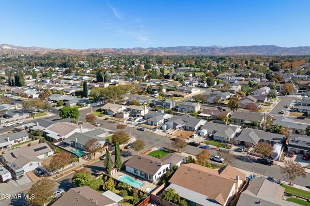 2091 Marter Avenue, Simi Valley CA: https://media.crmls.org/mediaz/d9a6c426-8dc6-4b26-9c3d-e9dfd634d295.jpg