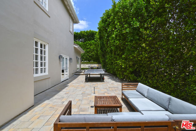 5449 S Rim Street, Thousand Oaks CA: https://media.crmls.org/mediaz/d9a6f28e-3028-4831-82c2-bfa094bb5991.jpg