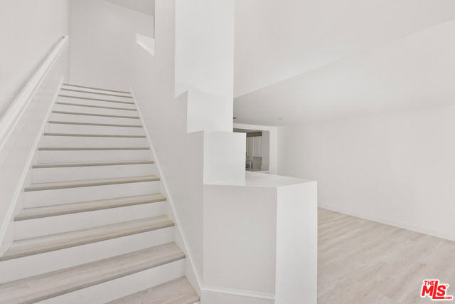 4240 Lost Hills Road, Calabasas CA: https://media.crmls.org/mediaz/d9a88515-1e3d-4b31-acd5-d41a3c8461c6.jpg