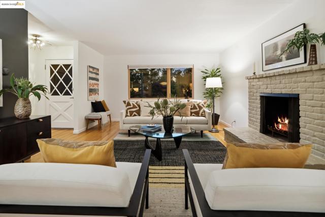 5801 Balboa Dr, Oakland CA: https://media.crmls.org/mediaz/d9a8b733-b026-45c2-bcf1-b7e6d8db6829.jpg