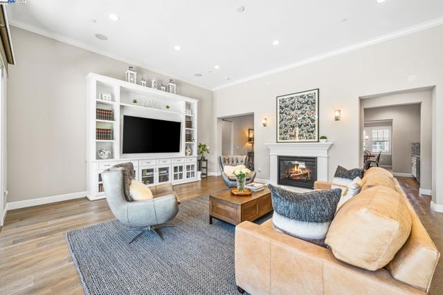 2135 Terra Bella Ct, Livermore CA: https://media.crmls.org/mediaz/d9a8bbd5-ddad-4882-859b-ed2d3e1d3585.jpg