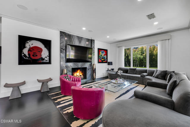 2259 Melford Court, Westlake Village CA: https://media.crmls.org/mediaz/d9a93410-f68b-4451-9ef6-f6d532016535.jpg
