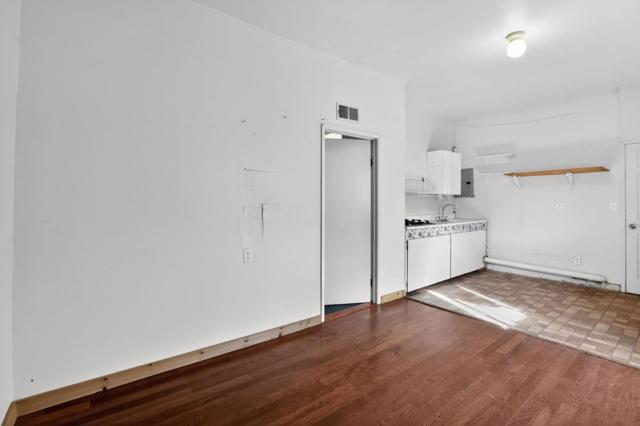 290 Zurich, Watsonville CA: https://media.crmls.org/mediaz/d9a9efcf-fadc-478c-b1c1-4409e84f065d.jpg