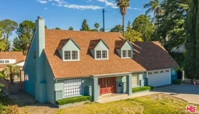 12158 Bambi Place, Granada Hills CA: https://media.crmls.org/mediaz/d9aa3430-98c0-4616-be8b-ff7dcd3c8c1b.jpg