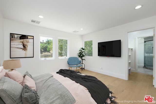 4929 Lakeview Canyon Road, Westlake Village CA: https://media.crmls.org/mediaz/d9aa467d-c73b-483c-9177-e57228877b2e.jpg