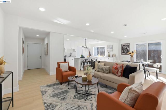 137 Tamarack Dr, Union City CA: https://media.crmls.org/mediaz/d9aa5656-f669-4daa-b8af-4dfbd82debd4.jpg