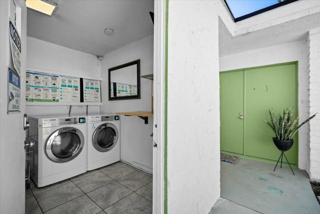 1595 S Indian Trail, Palm Springs CA: https://media.crmls.org/mediaz/d9aa9817-3764-46ac-a1a9-8360061cc840.jpg
