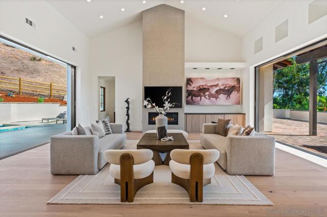 5758 Las Palomas, Rancho Santa Fe CA: https://media.crmls.org/mediaz/d9aaf03f-a4eb-4b4b-9ebe-3f31e128083e.jpg