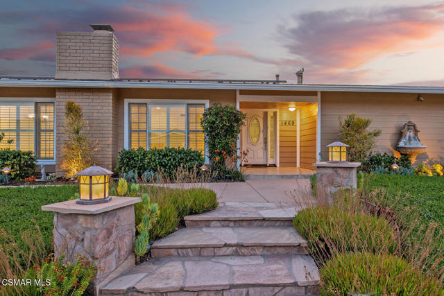 1469 Kirk Avenue, Thousand Oaks CA: https://media.crmls.org/mediaz/d9aafc09-d302-4677-881f-c369d08ef1cb.jpg