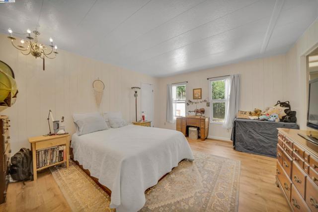 13567 Raccoon Mountain Rd, Grass Valley CA: https://media.crmls.org/mediaz/d9ab0cc7-5f8c-4e52-86f1-d655f3b2e9b7.jpg