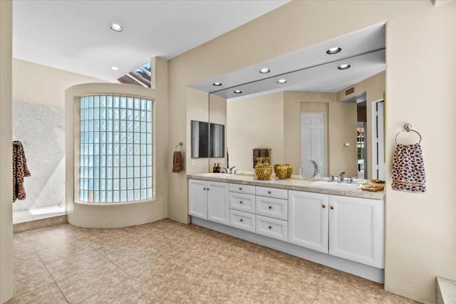 79765 Liga, La Quinta CA: https://media.crmls.org/mediaz/d9abc001-7a2e-4ea2-8b42-6a23eef997be.jpg