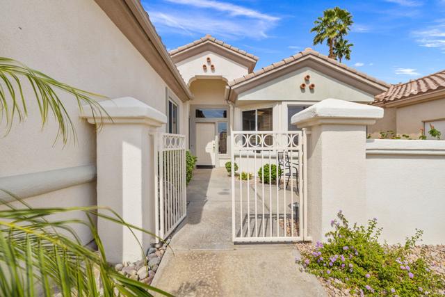 38995 Brandywine Avenue, Palm Desert CA: https://media.crmls.org/mediaz/d9abfa72-691e-4f2b-904d-4796bf65f96c.jpg
