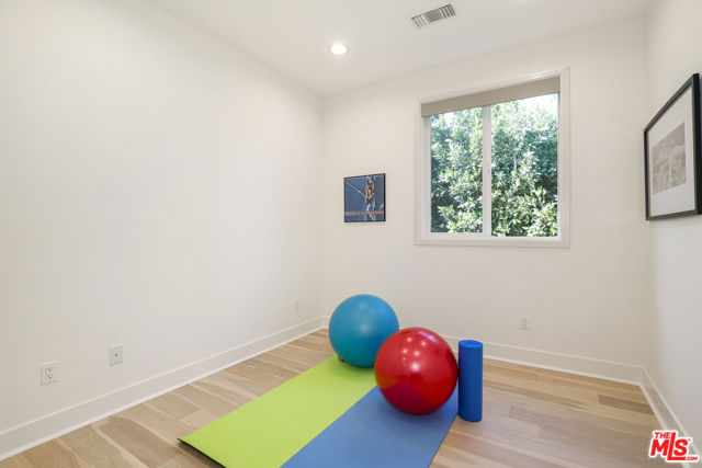 1741 S S Marvin Ave, Los Angeles CA: https://media.crmls.org/mediaz/d9ac7596-5742-4bf3-91df-79e7b3fb5482.jpg