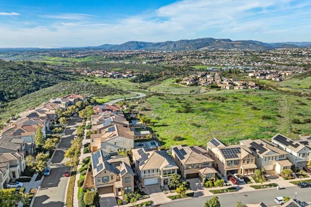 Detail Gallery Image 4 of 60 For 15858 Anjou Ln, San Diego,  CA 92127 - 5 Beds | 3 Baths