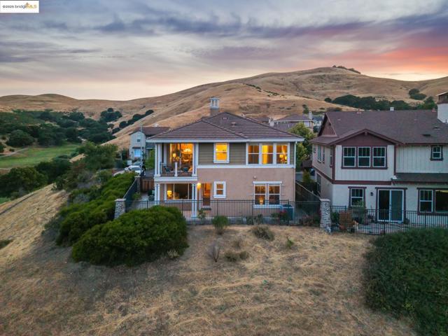 6686 Chalk Hill Ln, Vallejo CA: https://media.crmls.org/mediaz/d9ac774b-d4c4-4477-a8a0-299fcd353f61.jpg