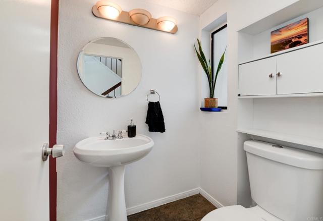 Detail Gallery Image 11 of 27 For 1170 via Loma Vista, El Cajon,  CA 92019 - 2 Beds | 2/1 Baths