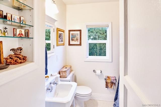 8417 Lemon Avenue, La Mesa CA: https://media.crmls.org/mediaz/d9ac9ed0-ced4-4b02-8b5c-5fcdb4630ec9.jpg