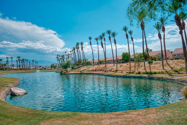 37395 Purple Shadow Road, Palm Desert CA: https://media.crmls.org/mediaz/d9acf26b-78a0-4f3b-99d0-c402ec1f77b6.jpg