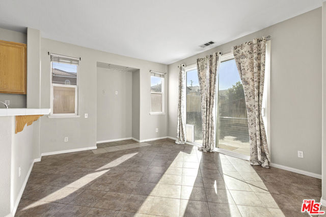 30319 Cedar Oak Lane, Castaic CA: https://media.crmls.org/mediaz/d9addd6e-d448-46e8-a2a1-97267fbbd5ee.jpg
