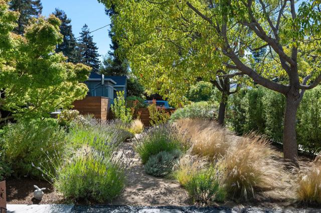 137 30th Avenue, San Mateo CA: https://media.crmls.org/mediaz/d9af0662-5744-4fbd-b1f4-9c6a8eff62ea.jpg