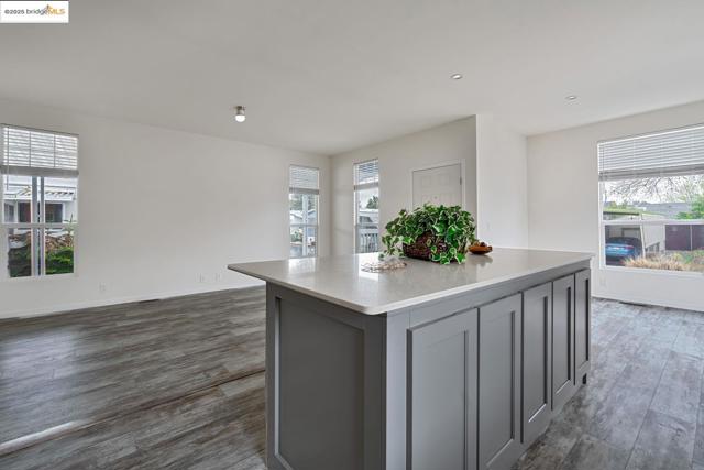 5922 Cackler LN, Citrus Heights CA: https://media.crmls.org/mediaz/d9af3eb4-8c70-4a51-9d43-64015da0ffa8.jpg