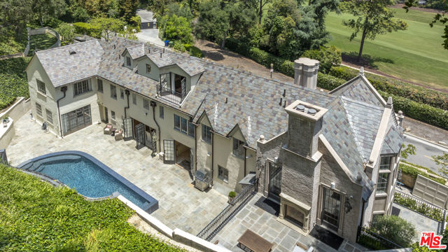 10950 Bellagio Road, Los Angeles CA: https://media.crmls.org/mediaz/d9af4d75-500d-407b-827a-9326d80ebb73.jpg