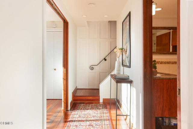 3880 Clayton W Avenue, Los Angeles CA: https://media.crmls.org/mediaz/d9af6659-ebba-4cca-bb1a-79551ebe6584.jpg